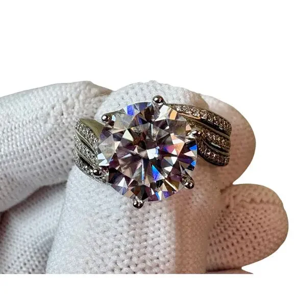 8CT D VVS1 Graded Moissanite Ring – AU750 –Sz.9 - Picture 7 of 10